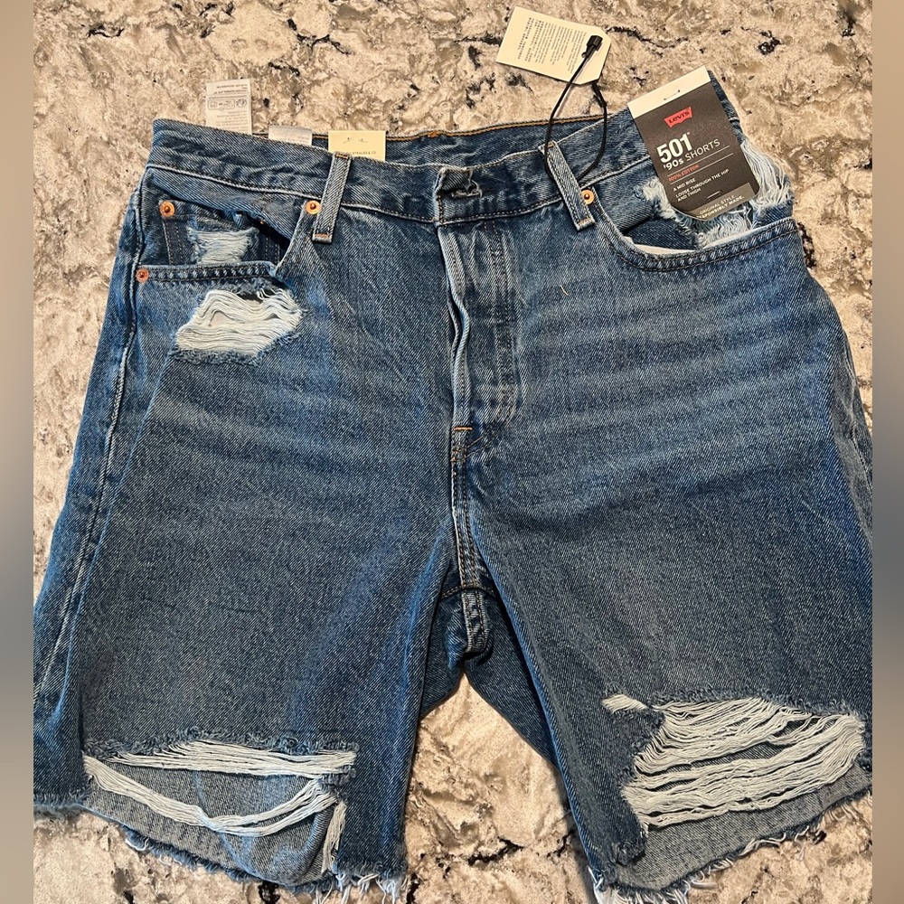 NWT Levi 501 shorts size 29